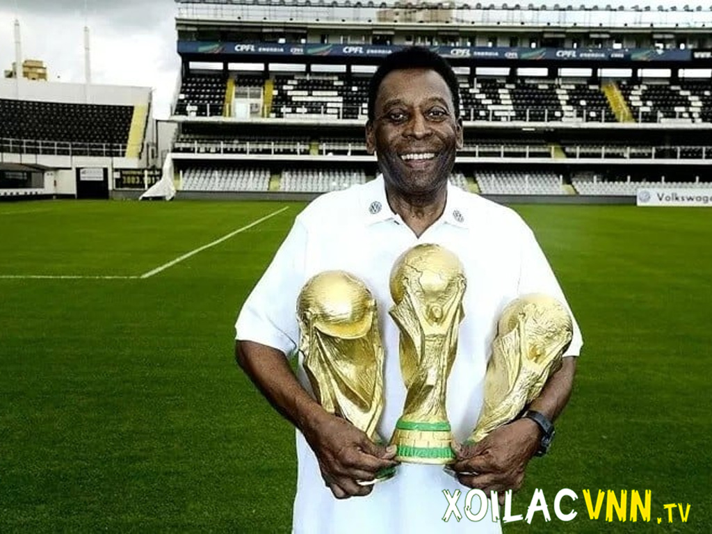 pele-duoc-xem-la-vua-bong-da